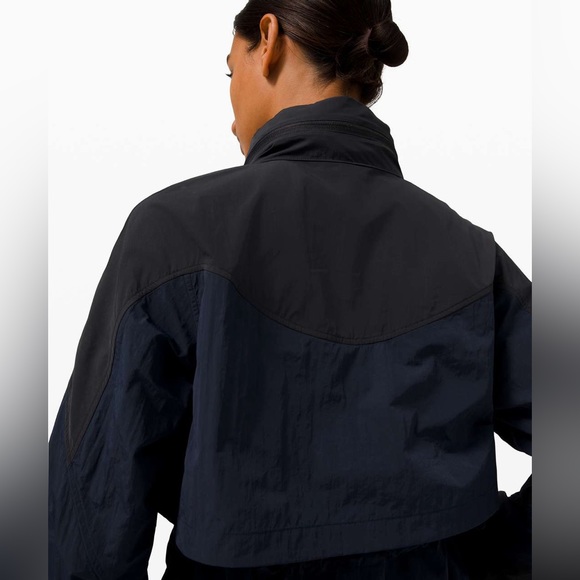 Lululemon Evergreen Anorak size 2 True Navy/Black TRNV/BLK - Picture 3 of 5